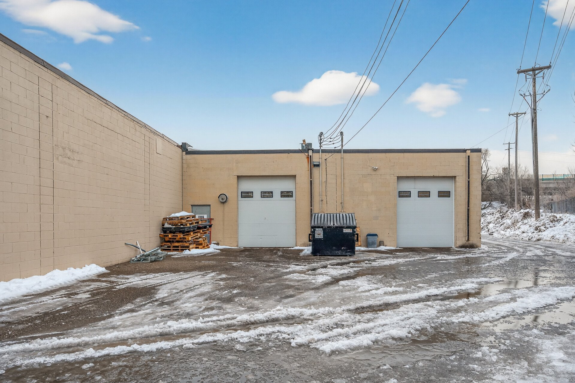 02_52015205_Lakeland_Ave_N2_mls